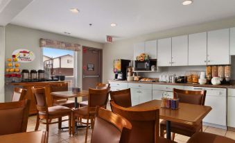 Super 8 by Wyndham Yellowknife