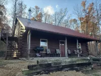 Charming 2 bedroom cabin on a beautiful private lake.