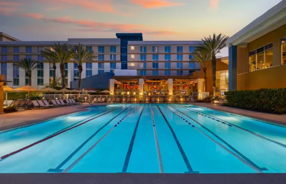 亞里索維耶荷俱樂部運動萬麗酒店