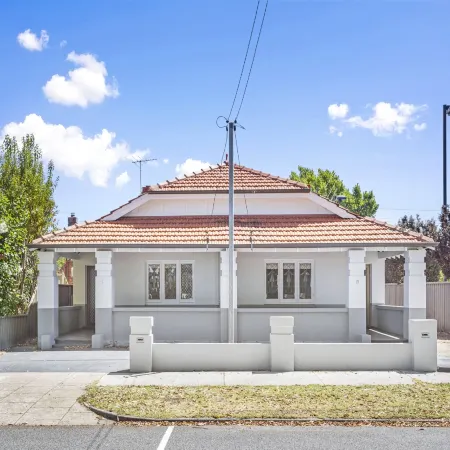 Elegant Art Semi Detached 2-Bed Home