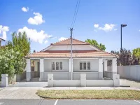 Elegant Art Semi Detached 2-Bed Home