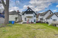 < 2 Mi to Hospitals & University: South Wedge Apt! - 3-Star