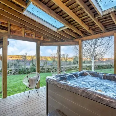 Amazing country retreat, hot tub