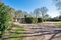 Bungalow in Drenthe Near Forest & Lake - 3-Star