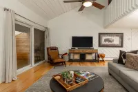 Sunburst in Sun Valley! Modern Family Getaway in Elkhorn - balcony