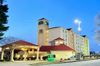La Quinta Inn & Suites by Wyndham Greenville Haywood Hotels in Greenville County