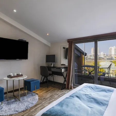 Suwon Dono1796 Hotel Отели рядом с достопримечательностью «Командный пост Йонмундэ»