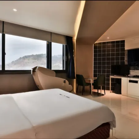 Yeongdeok Gangguhang Cloud Hotel