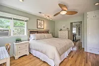 Oceanside Home w/ Yard - Walk to Beach & Pier - Homestays