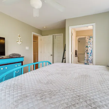 Surf City Vacation Rental - Walk to Beach