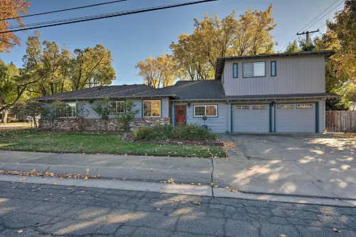 Luxurious Downtown Lodi Apartment in Wine Country!
