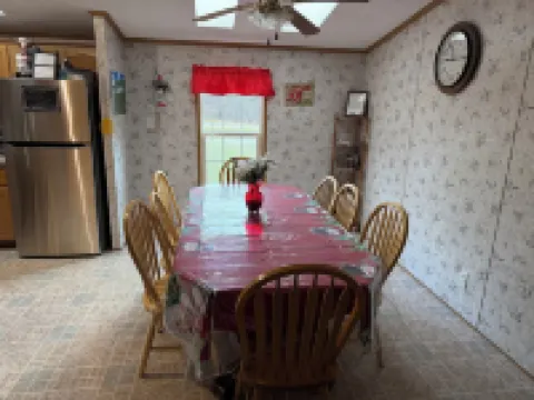 15 Miles from Windham Ski Mountain  Cozy Getaway Cottage: King Bed Game Room カイロのホテル