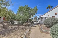 Modern Green Valley Condo - Near National Park! - parking