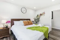 Prime location Close to Downtown LA 2 bed 1 bath Kingsize Bed Private Entry! 17 Hotels in Alhambra