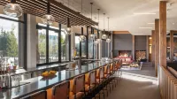 225 LakeLodge