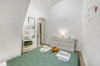 Casa di Lilo Sanremo Historic Center Flat Sleeps 4 A/C - 3-نجوم