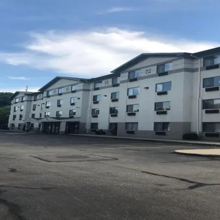 Super 8 by Wyndham Manchester TN