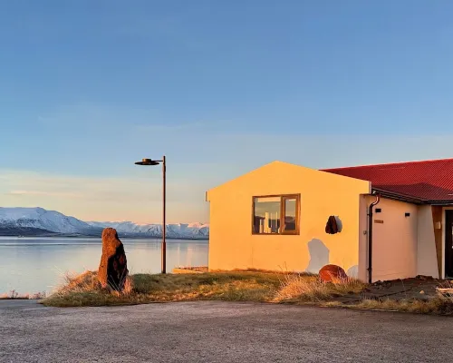 Loft house with incredible views of the fjord Hotels in Grenivik