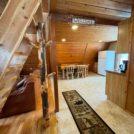 Creekside Cabin Near Salmon Idaho and the Salmon River