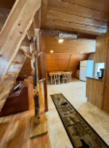 Creekside Cabin Near Salmon Idaho and the Salmon River