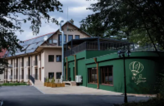 Queens Cottage Hotels in 