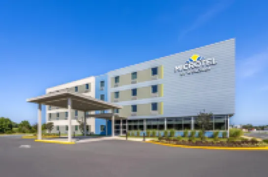 Microtel Inn & Suites by Wyndham Rehoboth Beach Hotel a 