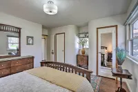 Hot Tub & Views: Spacious Getaway on Rogue River - Balkon