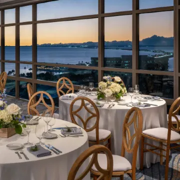 The Westin Tampa Bay Отели рядом с достопримечательностью «Поле для гольфа Rocky Point Golf»