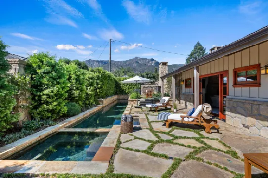 Luxurious Pool and Mountain Views - Stunning Retreat