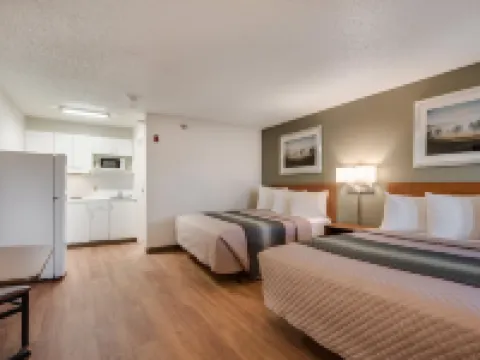 Birch Hill Suites Kansas City - Independence Hotels in Independence