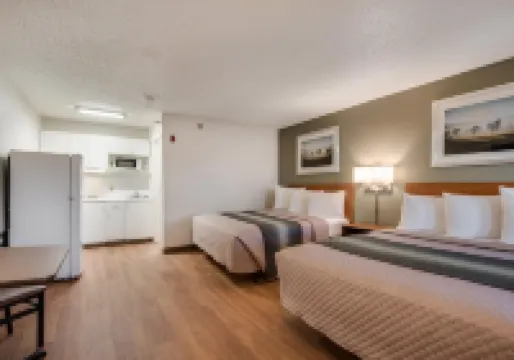 Birch Hill Suites Kansas City - Independence
