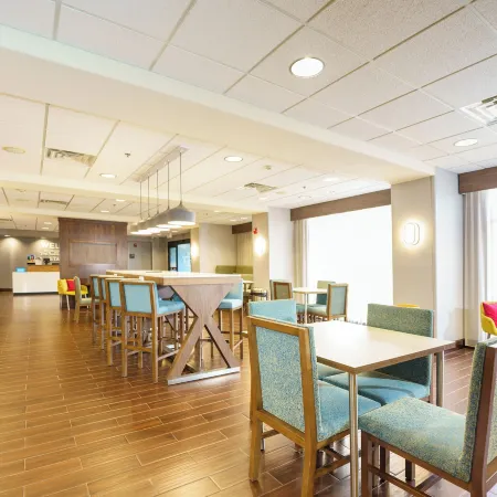 Hampton Inn Garden City