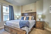 Washington Townhome w/ Patio + Resort Perks! - parking