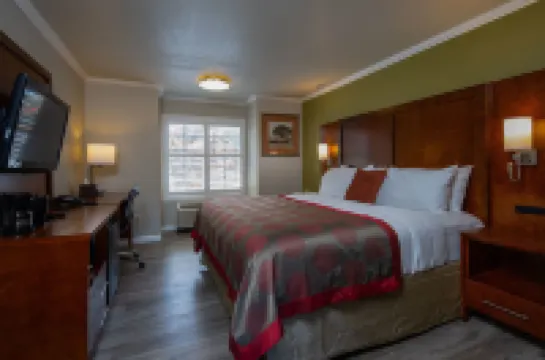 รามาดา บายวินด์แฮม เมาน์เทนวิว โรงแรมในเมาน์เทนวิว