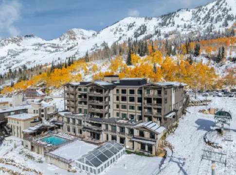 The Snowpine Lodge Hotels near Solitude Mountain Resort
