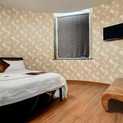 Hotel Shabana Hotels near Regal Cinema