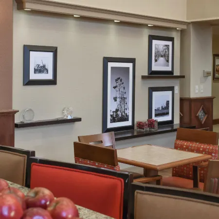 Hampton Inn & Suites Youngstown-Canfield