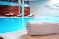 Hôtel Au Chamois d'Or by les Etincelles - Pools