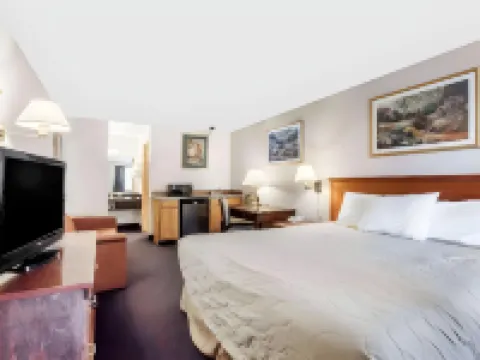 Econo Lodge Edmonds North Seattle Hotels in Edmonds