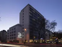 Me and All Hotel Dusseldorf, by Hyatt Hotels near Koe-Bogen