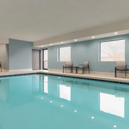 Holiday Inn Express & Suites EDMOND by IHG