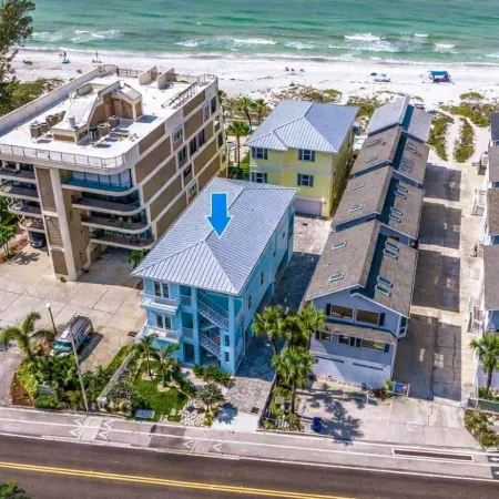 4B Balcony Beachfront Access to Indian Rocks Beach