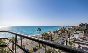 Air-conditioned Seafront Apartment - Nice