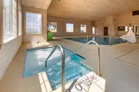 Quality Inn & Suites Stoughton - Madison South - Hot Tub