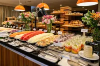 Quality Hotel & Suites Brasília - breakfast