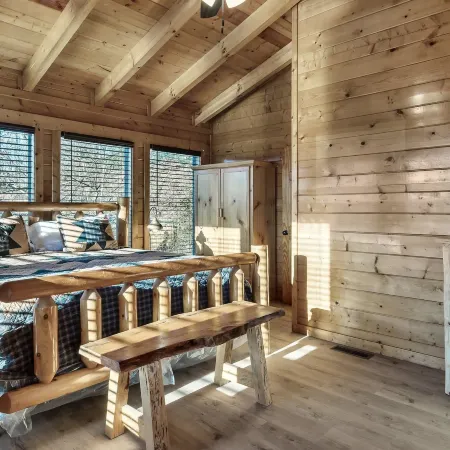 Mtn View Cabin w Hot Tub-game Room Pet Friendly
