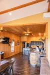 Tall Tine Lodge - Homestay
