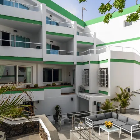 Aparthotel Esquinzo Y Monte Del Mar