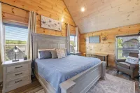 Smoky Blue Haven 3 Bedroom Cabin