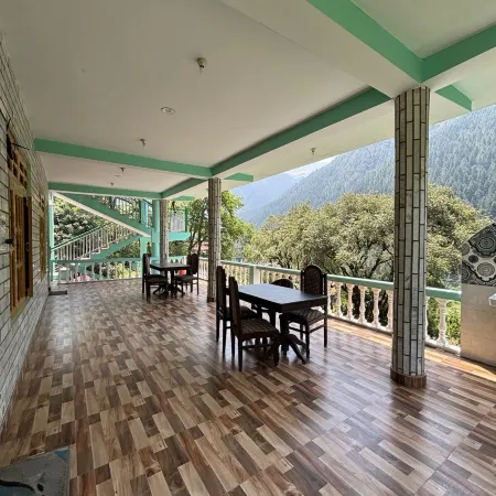 Fusion Guest House And Cafe